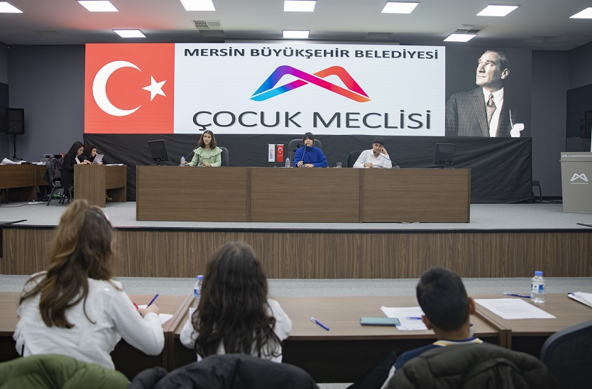 Büyükşehi̇r Çocuk Mecli̇si̇’nde Kadina Şi̇ddet Ve Akran Zorbaliğina Di̇kkat Çeki̇ldi̇ (8)