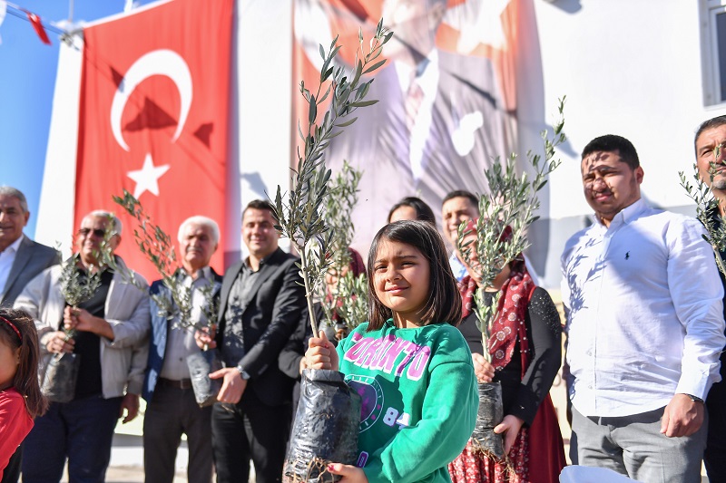 Büyükşehi̇r Üreti̇ci̇ni̇n Yüzünü Güldürmeye Devam Edi̇yor (8)