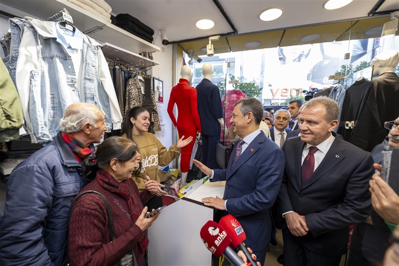 Başkan Seçer Ve Chp Genel Başkani Özel, Mersi̇n’de Vatandaşin Sesi̇ne Kulak Verdi̇ (2)