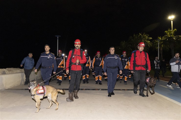 Mersi̇n Büyükşehi̇r’den 6 Şubat Depremleri̇ni̇n 2. Yilinda ‘Sessi̇z Yürüyüş’ (4)