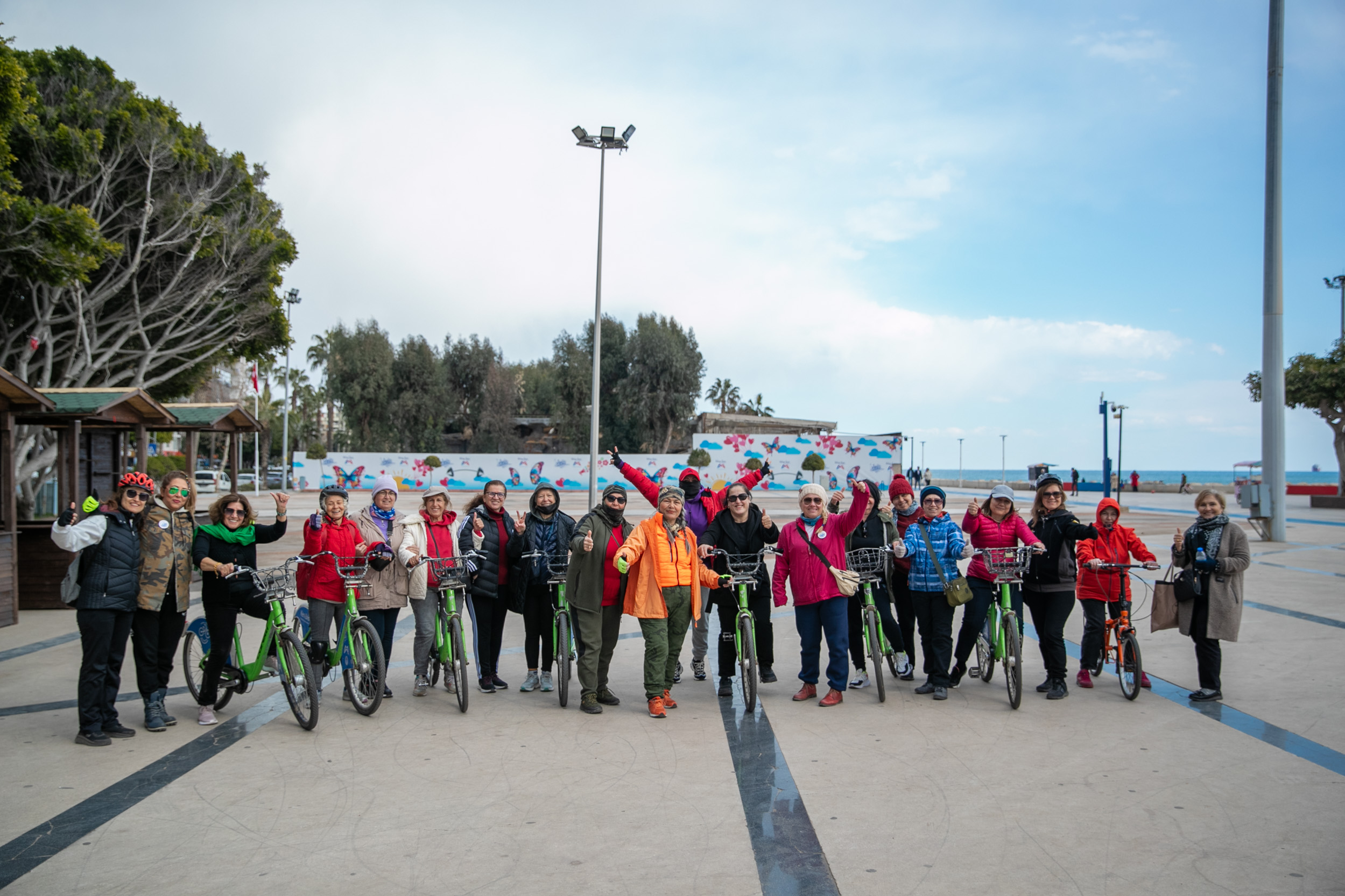 Mersi̇nli̇ Kadinlar Büyükşehi̇rle Hayati Pedalliyor (1)