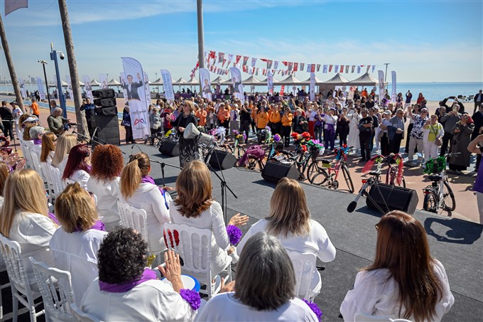 Büyükşehi̇r, 8 Mart’i Mersi̇nli̇ Kadinlarla El Ele Kutladi (7)