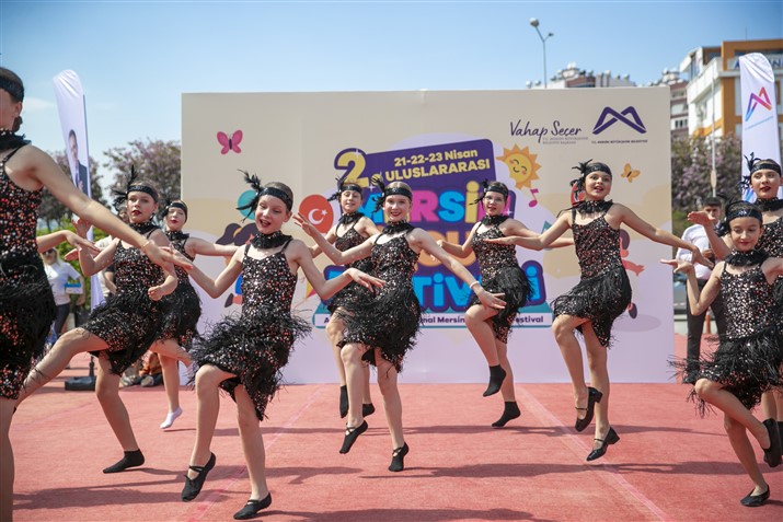 Büyükşehi̇r’i̇n 2.Uluslararasi Mersi̇n Çocuk Festi̇vali̇ Coşkuyla Devam Edi̇yor (7)