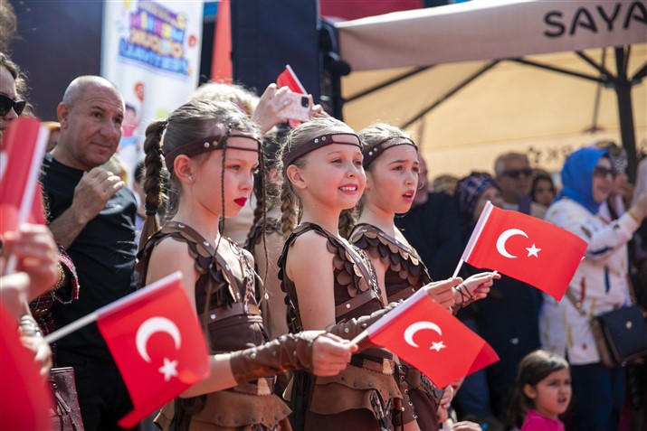 Büyükşehi̇r’i̇n 2.Uluslararasi Mersi̇n Çocuk Festi̇vali̇ Coşkuyla Devam Edi̇yor (9)
