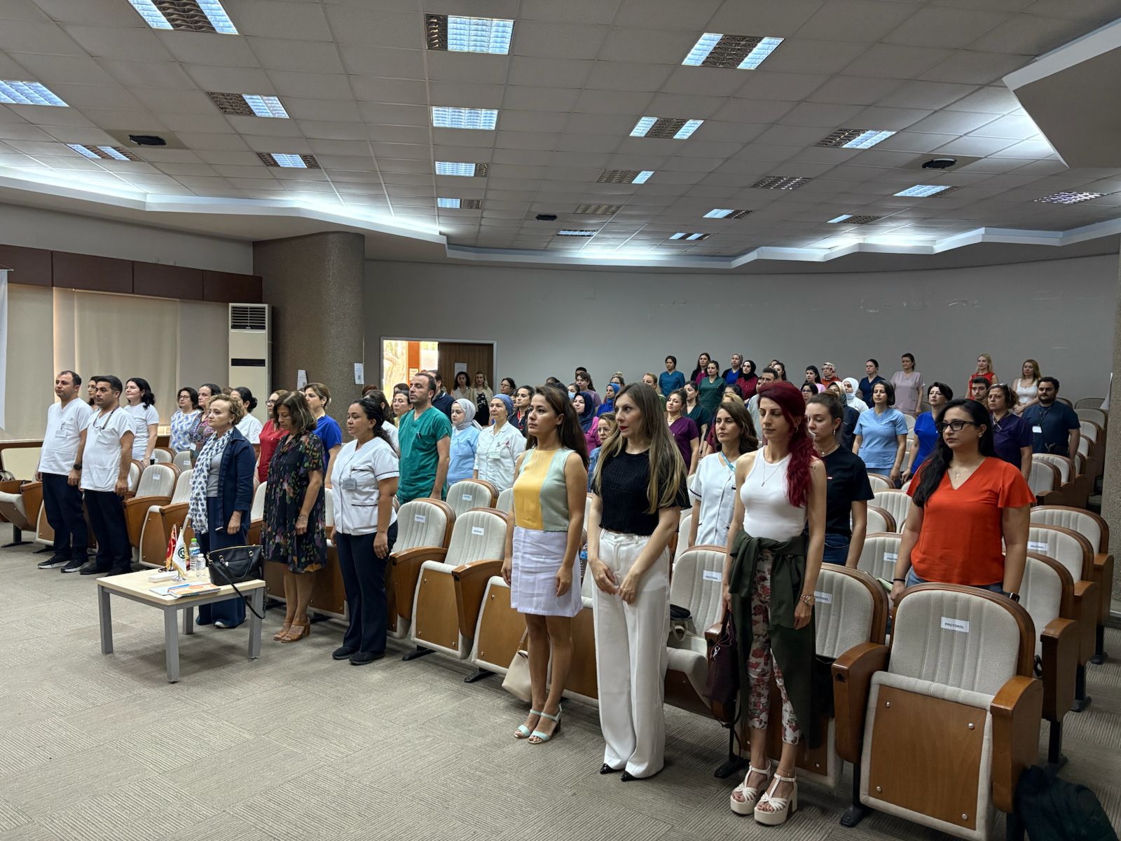 Balcali Da Sağlik Çalişanlarina Aşi Eği̇ti̇mi̇