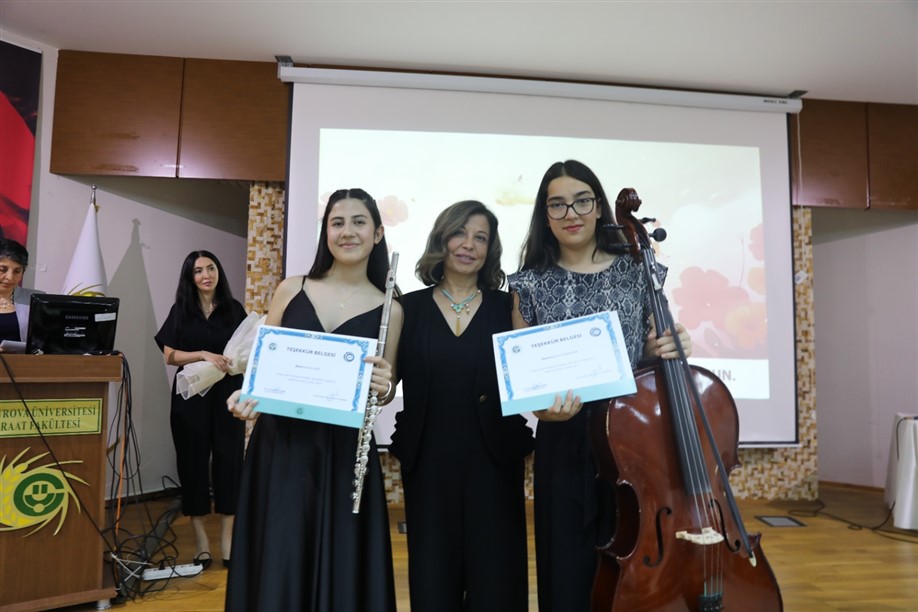 Balcali Hastanesi̇'nde Hemşi̇reli̇k Haftasi Etki̇nli̇ği̇ Düzenlendi̇1
