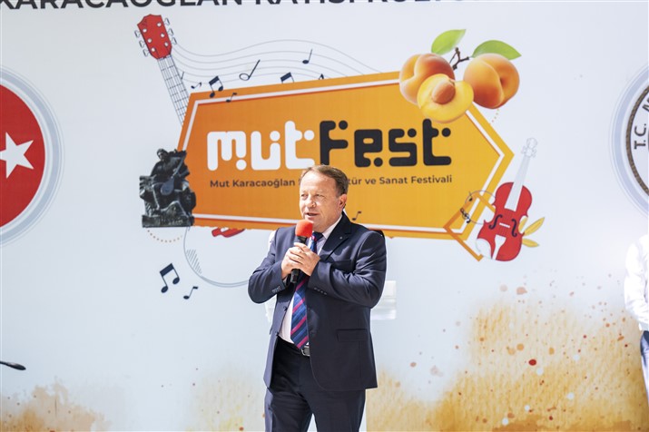 Başkan Seçer, ‘63. Mut Karacaoğlan Kayisi Kültür Ve Sanat Festi̇vali̇’ne Katildi (13)