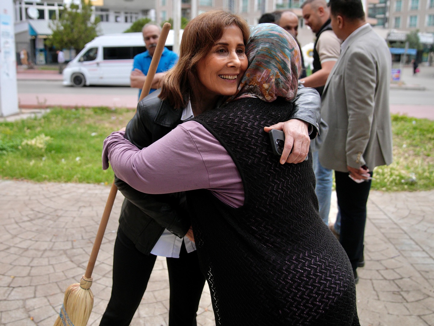 Başkan Teki̇n Halkin Arasinda 3
