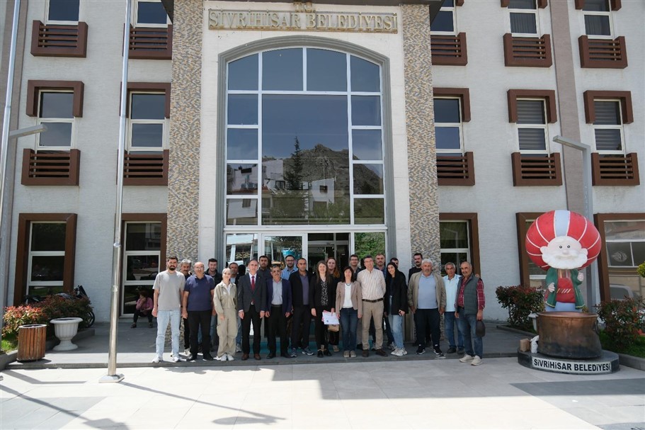 Büyükşehi̇r Anlatti Çi̇ftçi̇ler Di̇nledi̇ (1)