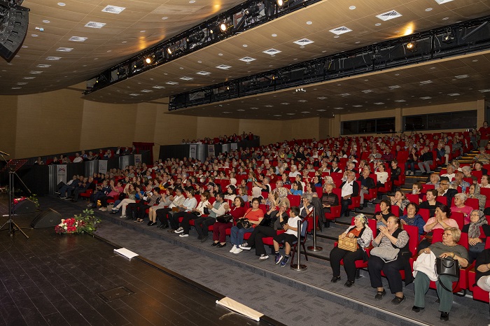 Büyükşehi̇r’i̇n Gönülden Sesler Korosu ‘Bahar Konseri̇’ İle Türk Sanat Müzi̇ği̇ Zi̇yafeti̇ Yaşatti (1)