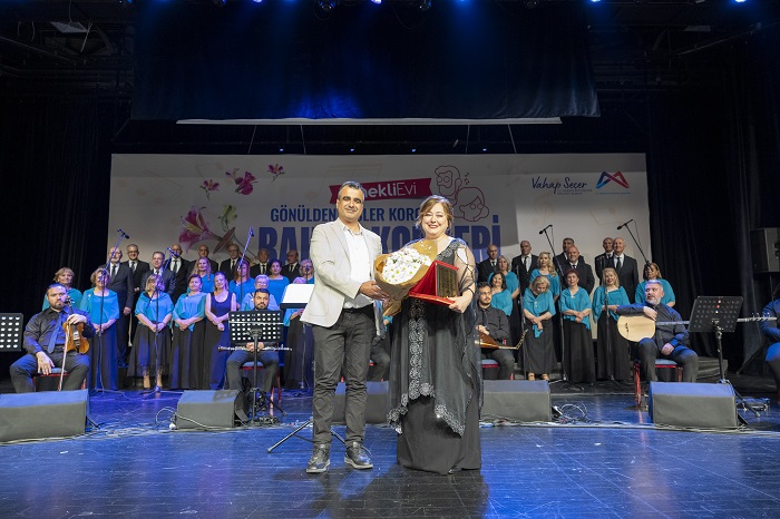 Büyükşehi̇r’i̇n Gönülden Sesler Korosu ‘Bahar Konseri̇’ İle Türk Sanat Müzi̇ği̇ Zi̇yafeti̇ Yaşatti (6)