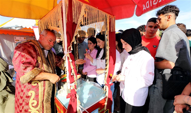Gaün’de “7 Bölge 8 Mutfak” Etki̇nli̇ği̇ İle Türki̇ye Lezzetleri̇ Buluştu (8)