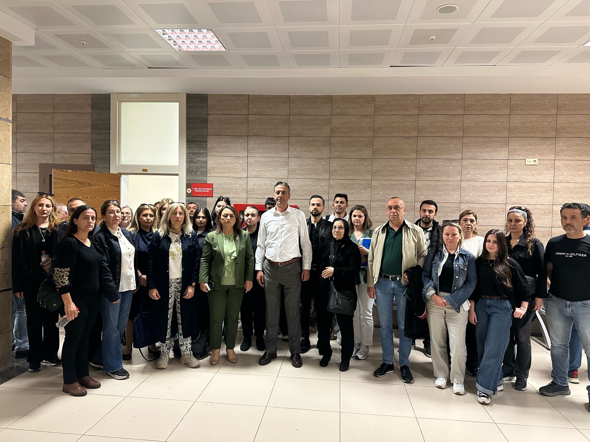 Müzeyyen Şevkin Köşe Bucak Geziyor (2)