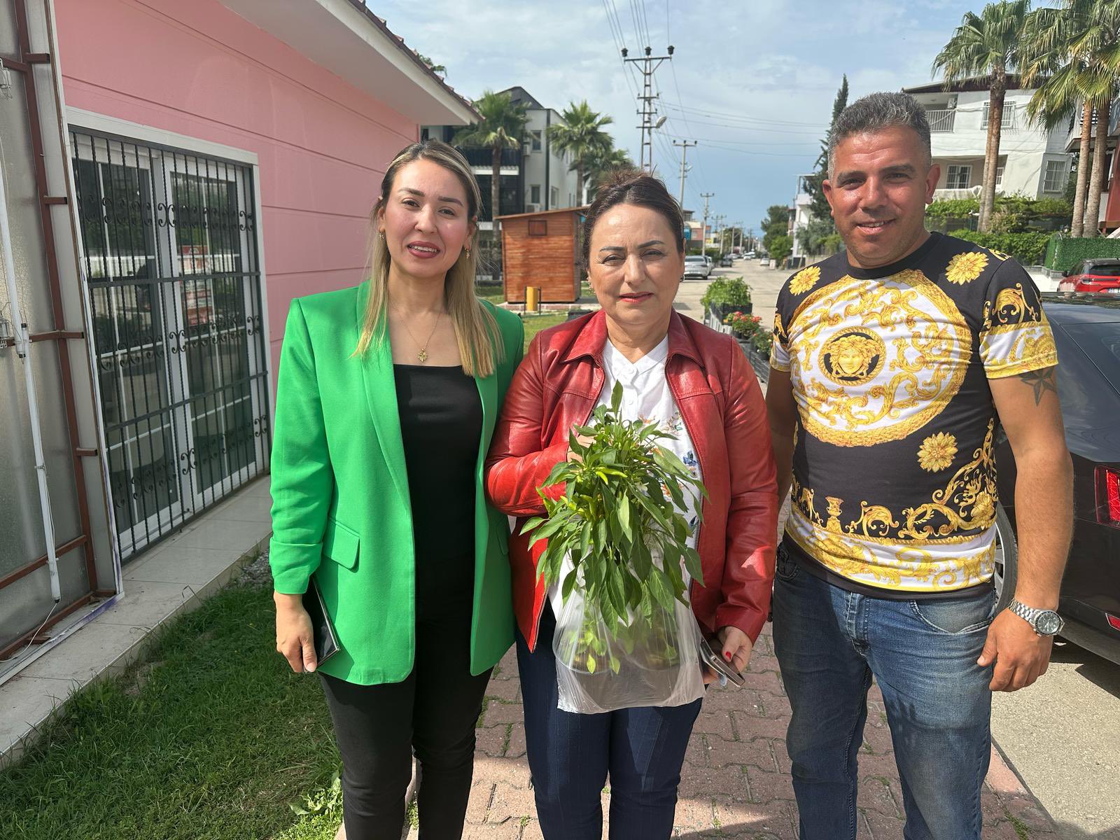 Müzeyyen Şevkin Köşe Bucak Geziyor (4)