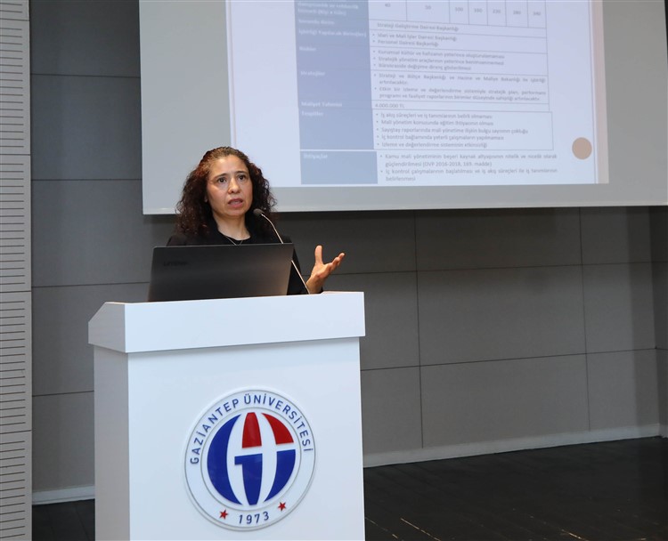 Prof. Dr. Esra Siverekli