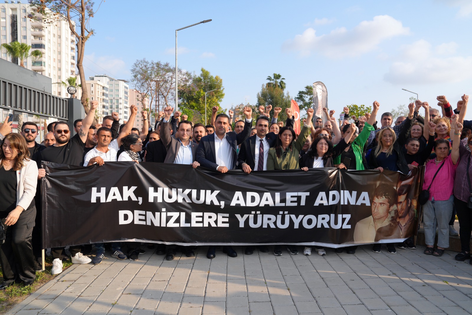 Üç Fi̇dan Anma (2)