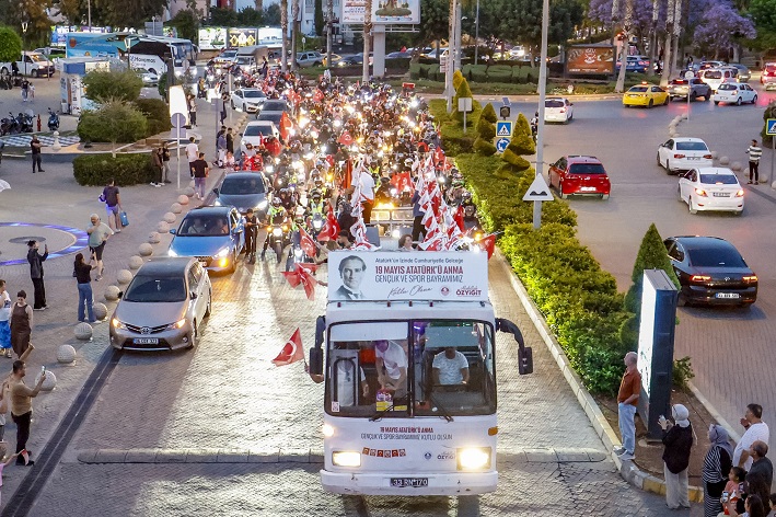 Yenişehir Belediyesi 19 Mayıs’ta Şehir Korteji Düzenledi (11)