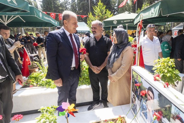 Başkan Seçer, Bayram Ari̇fesi̇nde Şehi̇tli̇ği̇ Zi̇yaret Etti̇, Protokolle Bayramlaşti (1)