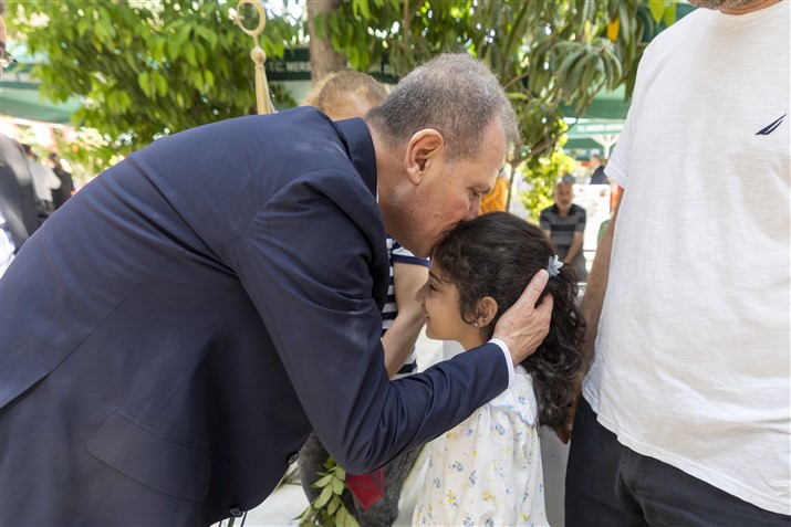 Başkan Seçer, Bayram Ari̇fesi̇nde Şehi̇tli̇ği̇ Zi̇yaret Etti̇, Protokolle Bayramlaşti (7)