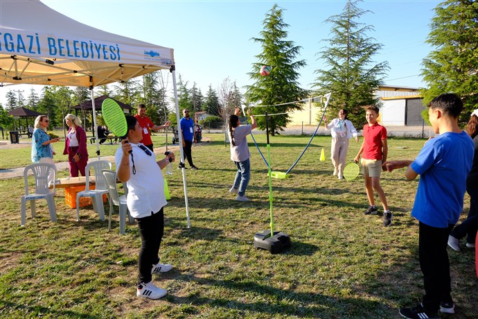 Çocuklar Şenli̇kte Doyasiya Eğlendi̇ (13)