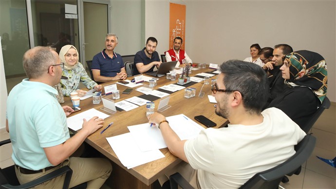 Gaün Göç Ensti̇tüsü’nden “Suri̇ye’ni̇n Yeni̇den Yapilanmasi” Çaliştayi 8