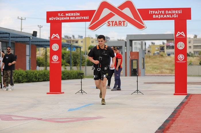 İtfai̇ye Eri̇ Adaylari Parkur Sinavina Hazirlaniyor (2)