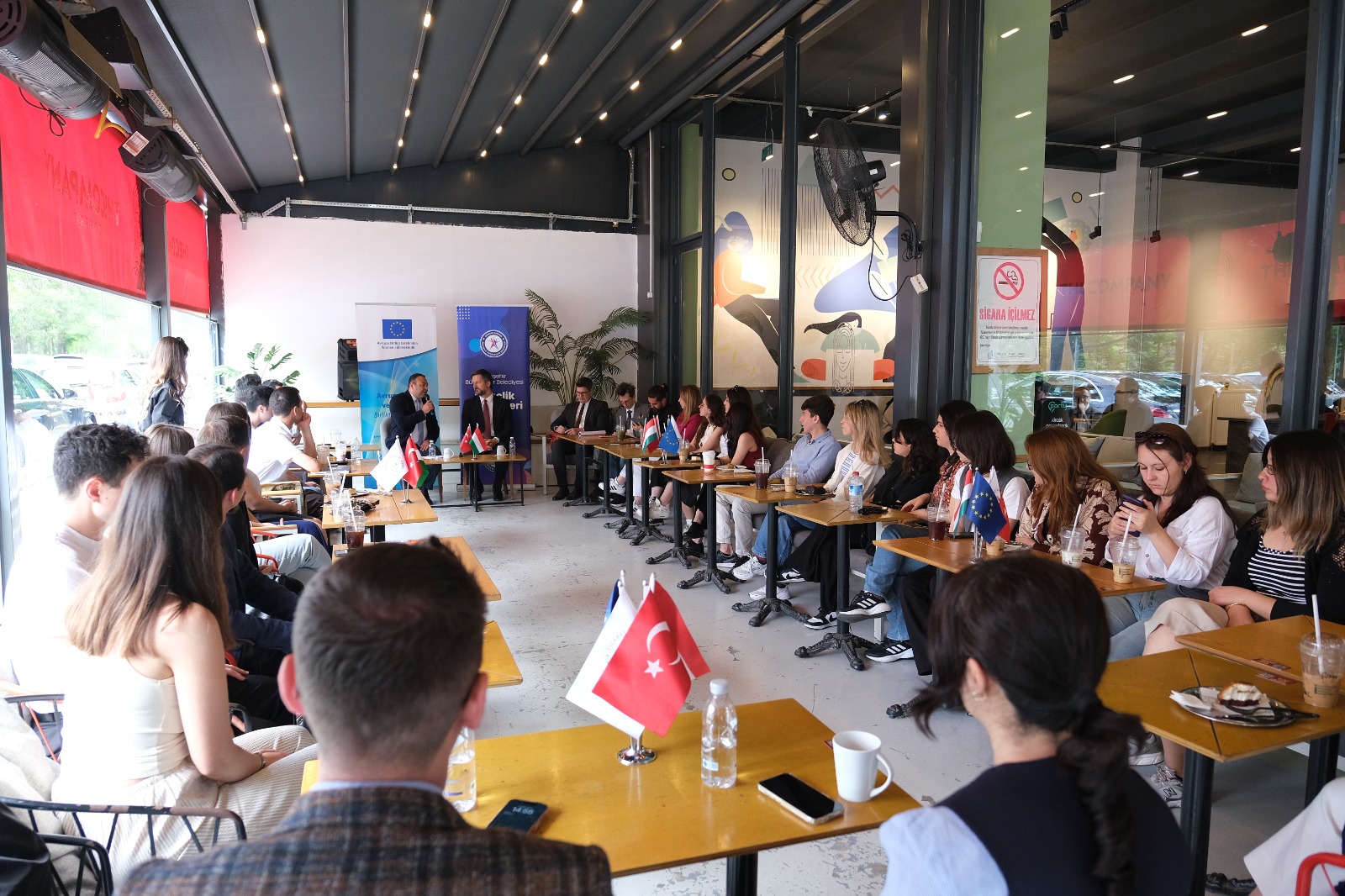 Macari̇stan Büyükelçi̇si̇ Máti̇s Gençlerle Buluştu (3)