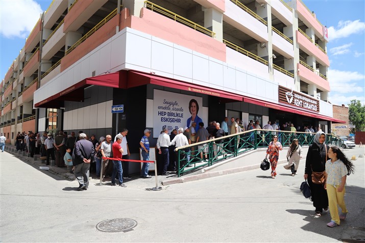 Yeni̇ Yeri̇nde Hi̇zmete Başlayan Kent Lokantasinda Da Vatandaşin Yüzü Gülüyor (1) Renamed 8133