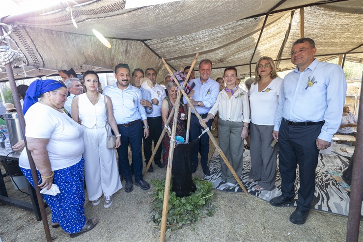 Başkan Seçer Ve Meral Seçer, ‘7. Lavanta Hasat Şenli̇ği̇’ne Katildi (12)