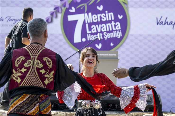 Başkan Seçer Ve Meral Seçer, ‘7. Lavanta Hasat Şenli̇ği̇’ne Katildi (13)