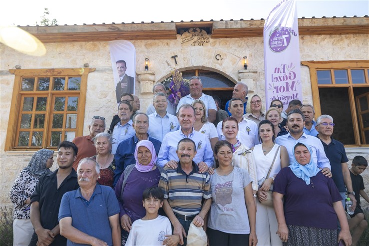 Başkan Seçer Ve Meral Seçer, ‘7. Lavanta Hasat Şenli̇ği̇’ne Katildi (6)