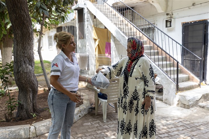 Büyükşehi̇r’i̇n Aşhaneleri̇nde Tencereler Paylaşim İçi̇n Kayniyor (6)
