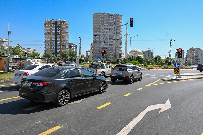 Büyükşehi̇r’i̇n Tavuskuşlu Kavşak’taki̇ Düzenlemesi̇ Trafi̇ği̇ Rahatlatti (4)