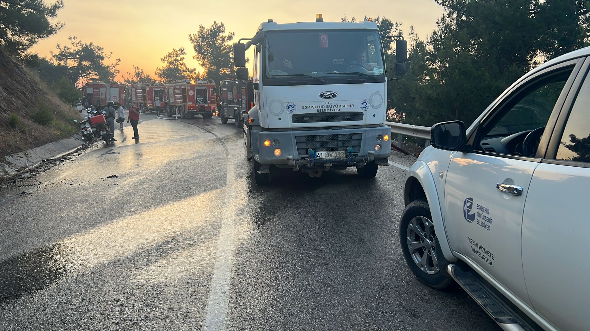 Eski̇şehi̇r'den Bursa Yanginina Destek (1)