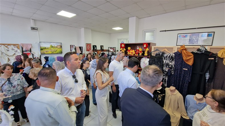 Esmek İlçe Sergi̇leri̇ Sona Erdi̇ İnönü (11)