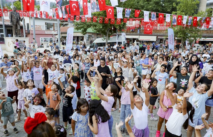 ‘Köy Bi̇zi̇m, Şenli̇k Bi̇zi̇m’ Etki̇nli̇kleri̇ni̇n Yeni̇ Duraği Çamliyayla Oldu (4)