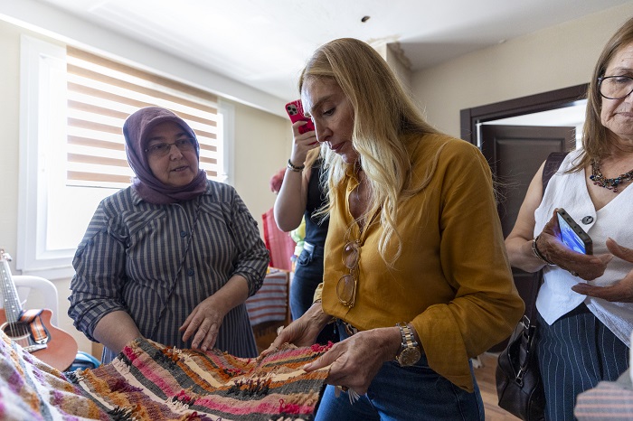 Mersi̇n Büyükşehi̇r, Mersi̇n’e Özgü Kumaş Ve Dokumalari Dünyaya Taşiyor (11)