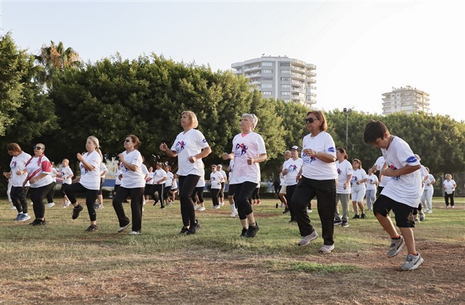 Mersi̇nli̇ler Güne Büyükşehi̇r’i̇n Sabah Sporuyla Başliyor (2)