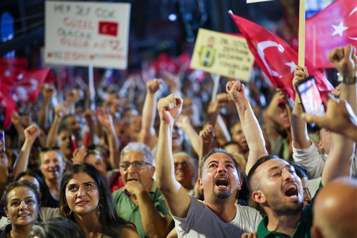 Seçer “Bu Mücadele Demokrasi̇ Mücadelesi̇ (9)