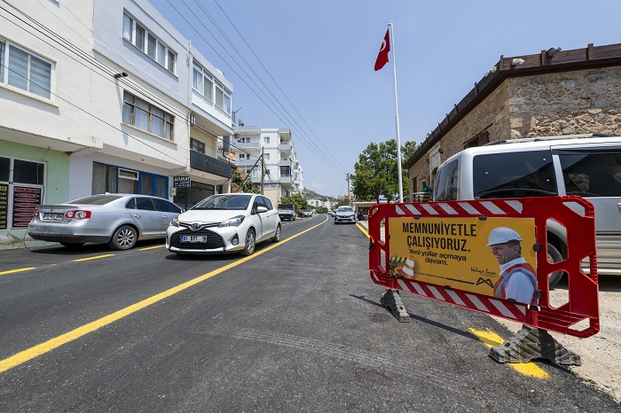 Aydincik’ta Yol Yeni̇lendi̇, Vatandaş Memnun “Çi̇çek Gi̇bi̇ Oldu!” (1)
