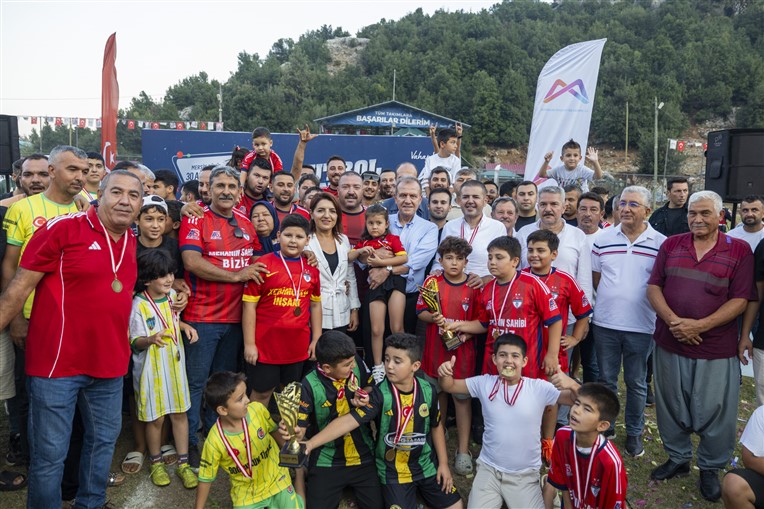 Başkan Seçer, ‘30 Ağustos Findikpinari Zafer Turnuvasi’nin Fi̇nali̇ne Katildi (1)