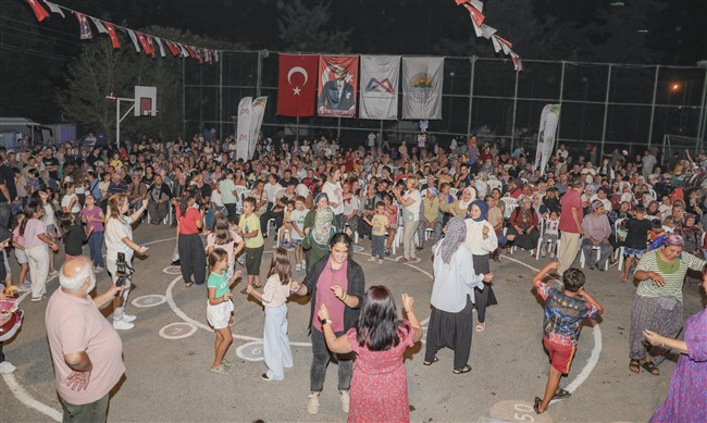 Büyükşehi̇r Sanat Eki̇pleri̇ Bu Yaz Mevsi̇mi̇ne De Damga Vuruyor (1)
