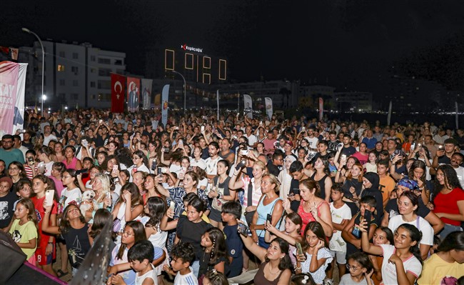 Büyükşehi̇r Sanat Eki̇pleri̇ Bu Yaz Mevsi̇mi̇ne De Damga Vuruyor (5)