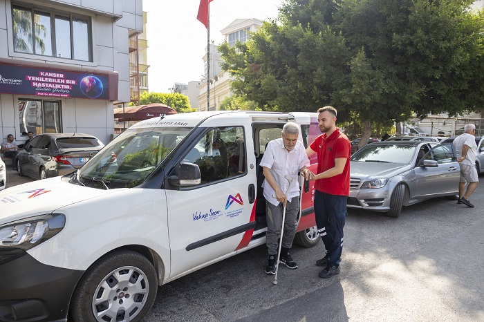 Büyükşehi̇r’i̇n Onkoloji̇ Hastalarina Verdi̇ği̇ Ücretsi̇z Ulaşim Hi̇zmeti̇ Takdi̇r Topluyor (1)