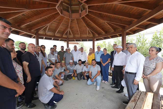 Hayvan Barınağı Ziyaret (2)