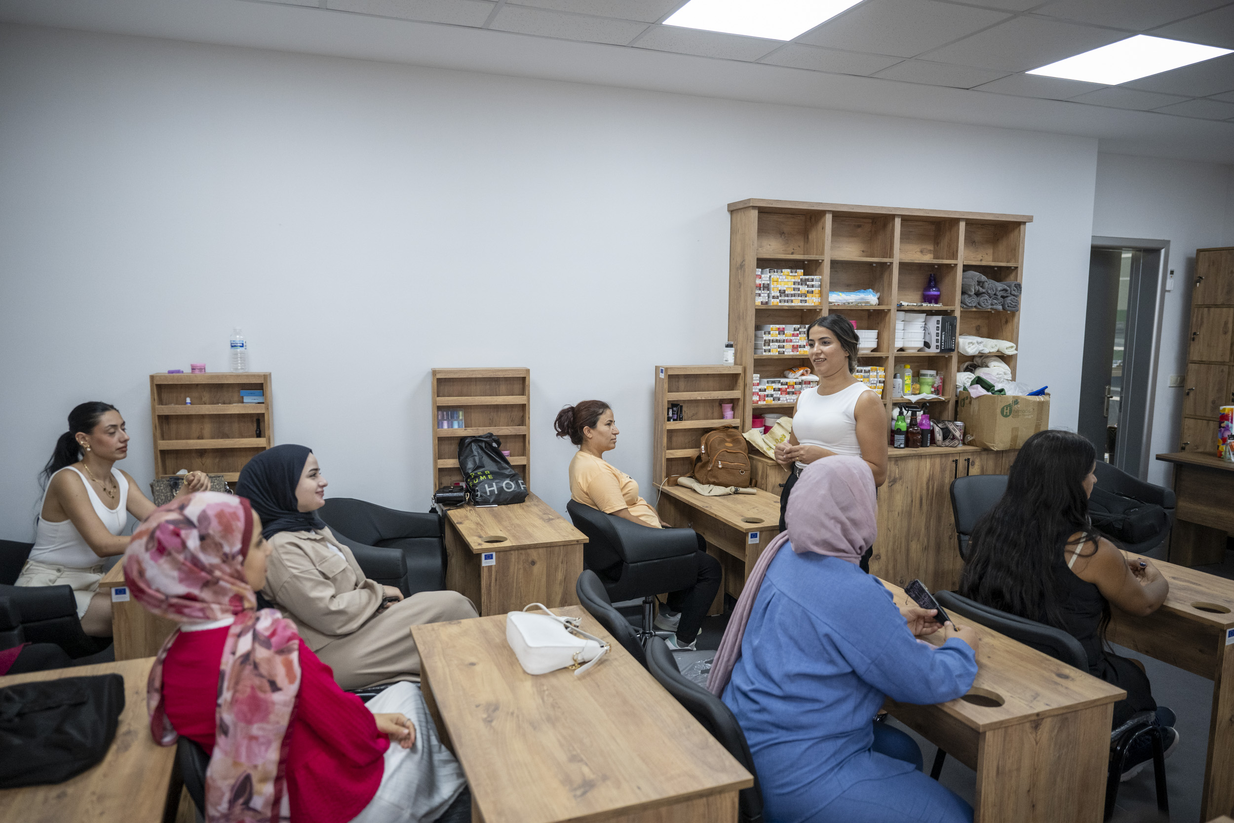 Kadinlar ‘Ci̇lt Bakimi’ Kursuyla Hem Öğreni̇yor Hem Güçleni̇yor (2)
