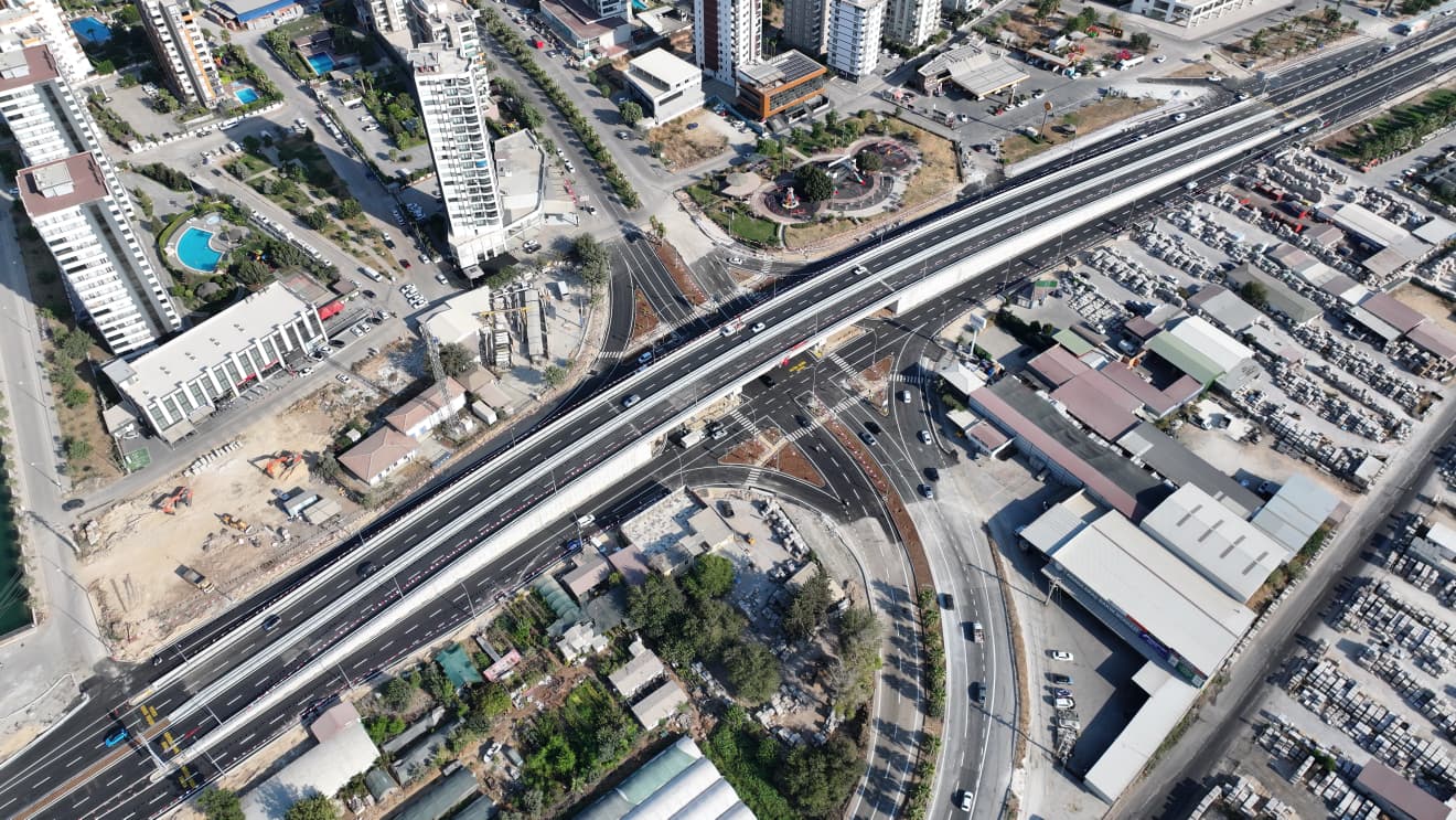 Köprülü Kavşak Trafiğe Açıldı 1