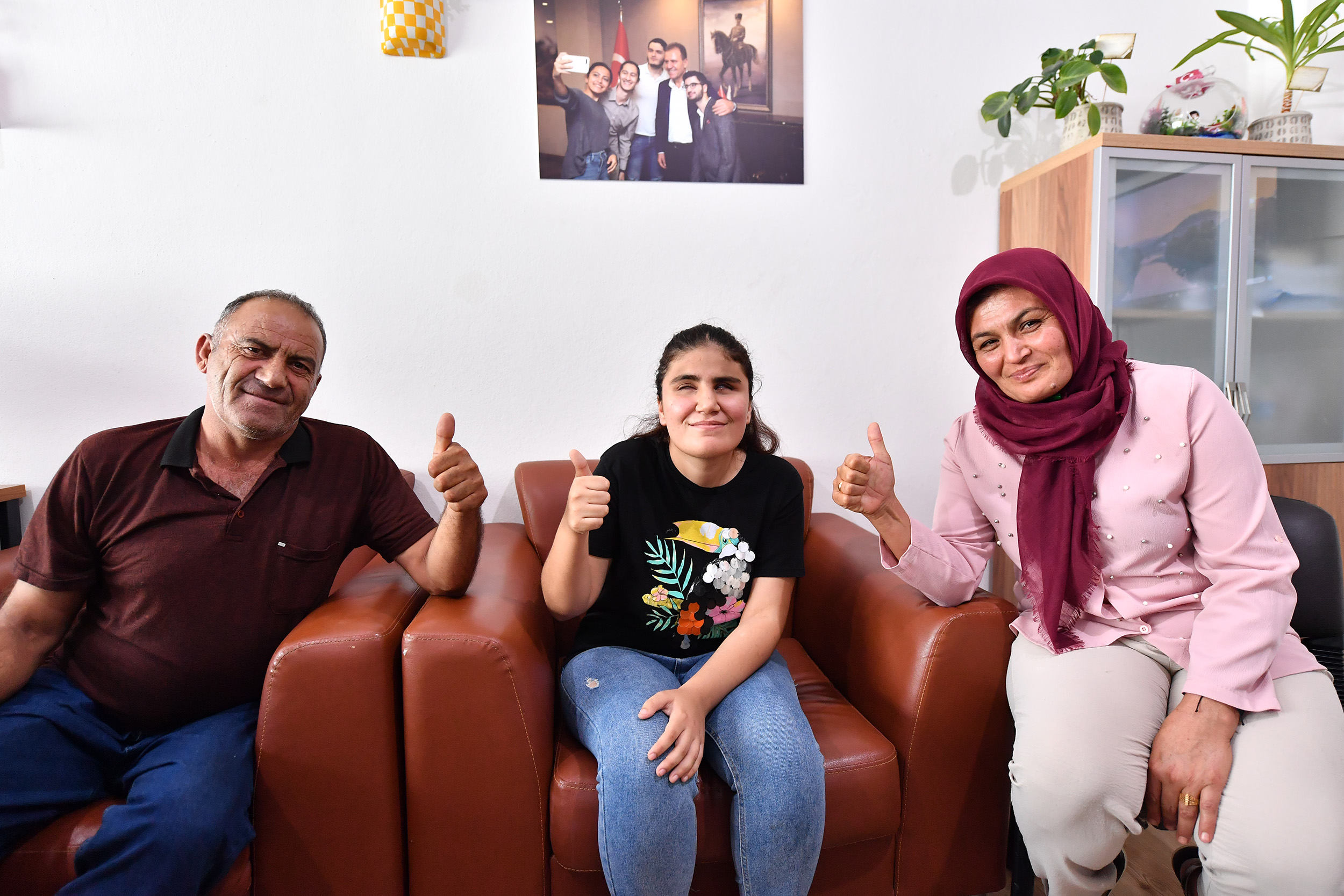 Mersi̇n Büyükşehi̇r Görme Engelli̇ Nazali̇n’e Eği̇ti̇m Yolculuğunda Işik Oldu (10)