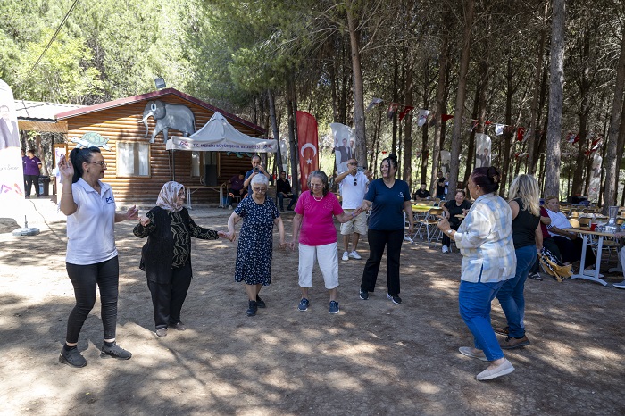 Büyükşehi̇r Tarsus Gençli̇k Kampi’nda Dünya Alzheimer Günü Programi (6)