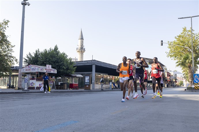 17. Uluslararasi Tarsus Yari Maratonu Koşuldu (1)